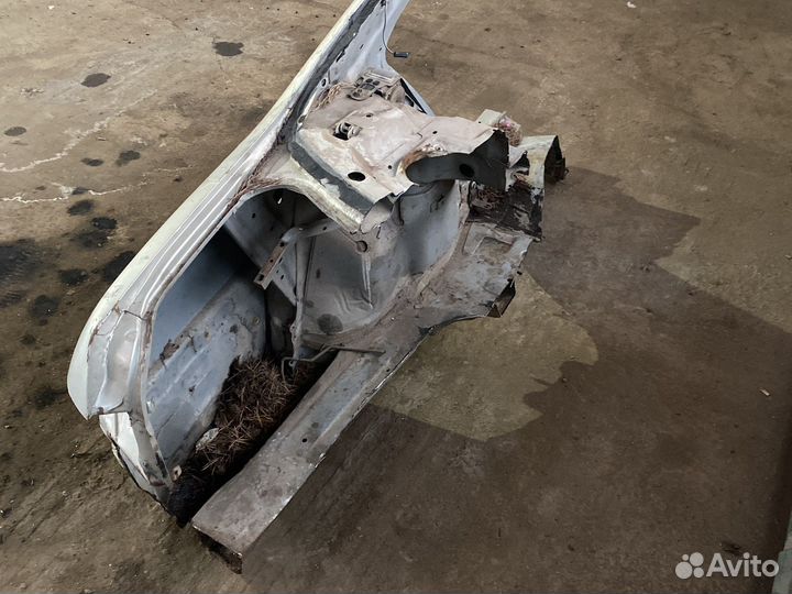 Крыло левое тойота Премио