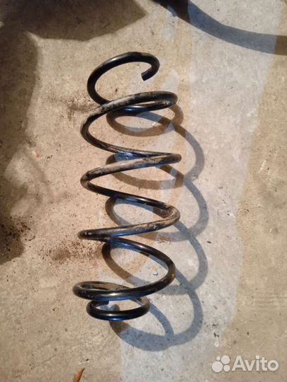 Стойки передние на автомобиль Лада-Калина