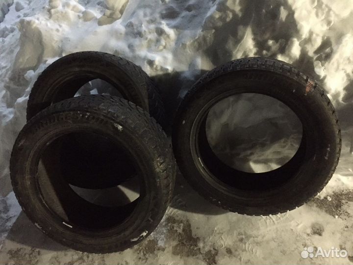 Bridgestone Blizzak Spike-01 235/55 R17