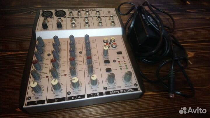 Микшерный пульт Behringer MX 602A