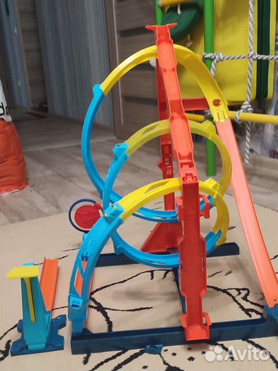 Гоночный трек hot wheels