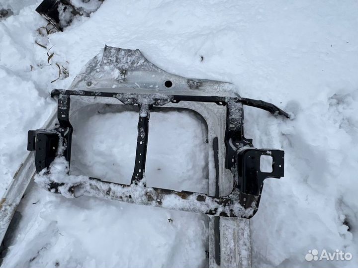 Рамка радиатора Lancer 9 / Cedia