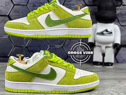 Кроссовки Nike SB Dunk Low green apple