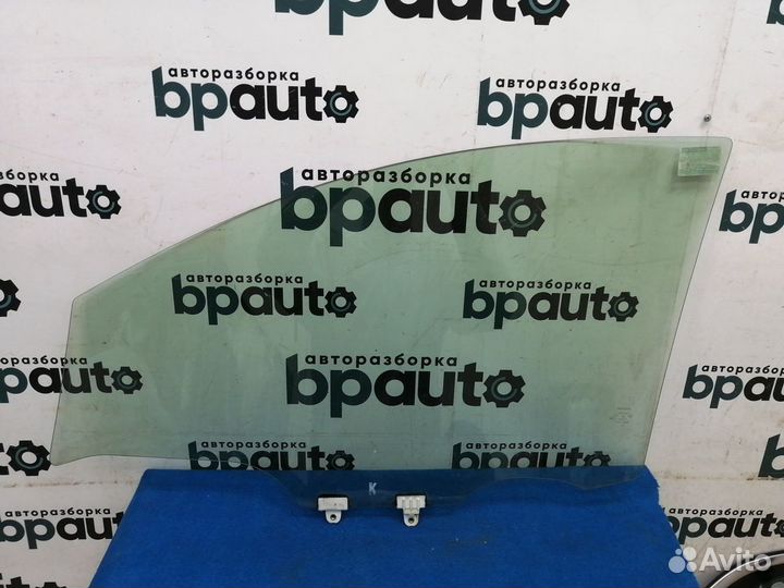 Стекло передней правой двери 80300-9U000 Nissan