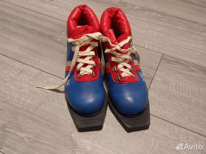 Лыжные ботинки