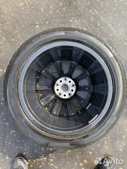 Pirelli P Zero 275/45 R20 и 305/40 R20