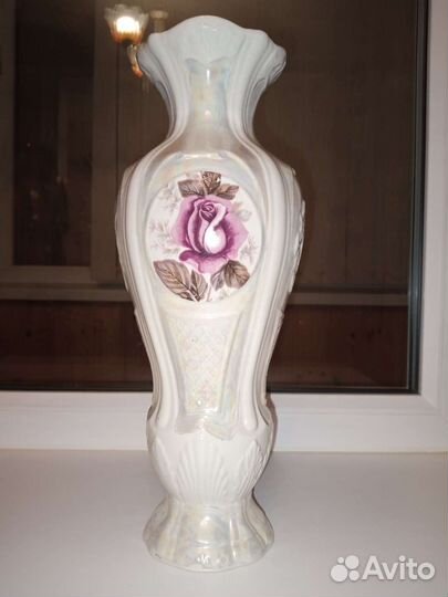 Ваза с объемными цветами