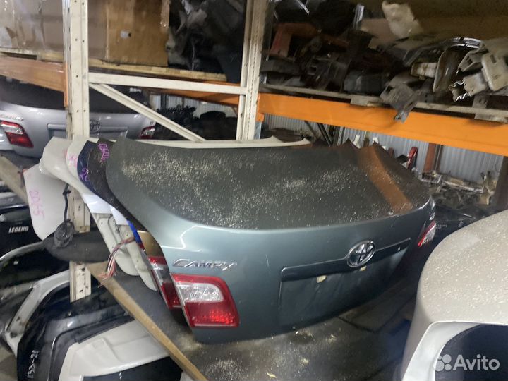 Крышка багажника Toyota Camry 40
