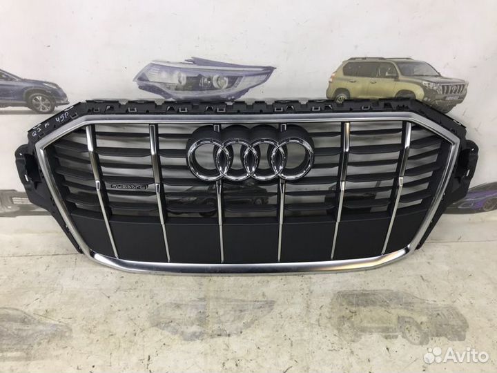 Решетка радиатора передняя Audi Q7 4M