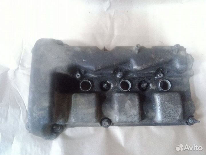 Клапанная крышка Ford Escape Limited внедорожник