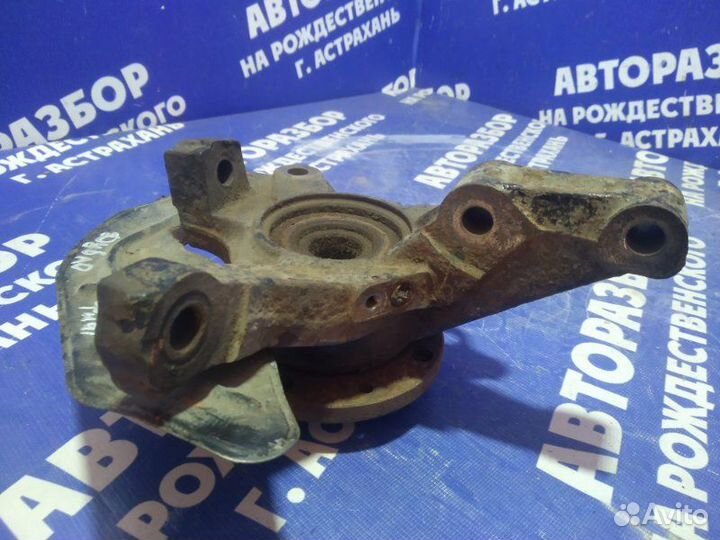 Передний правый поворотный кулак Fiat Doblo