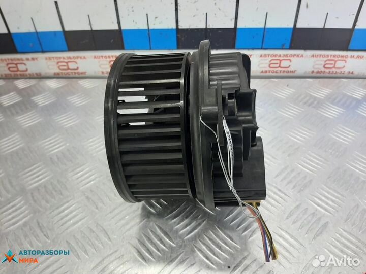 Моторчик печки seat Exeo 2009 8E1820021E