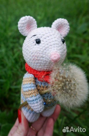 Вязаная игрушка мышонок. Ручная работа