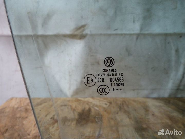 Стекло двери передней правой VW Jetta 2006-2011 (1