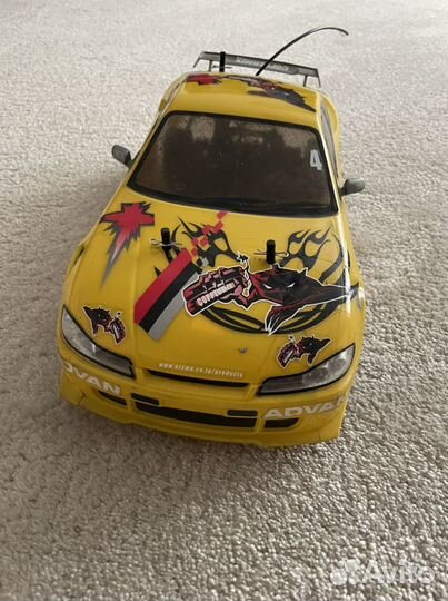 Радиоуправляемая машина для дрифта