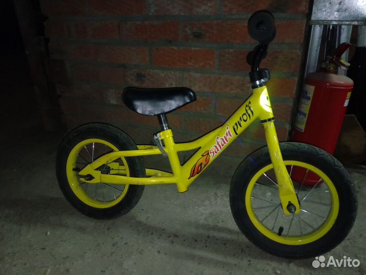 Беговел велобег надувные колеса