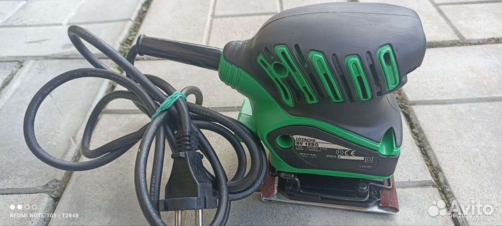 Шлифовальная вибрационная машинка Hitachi