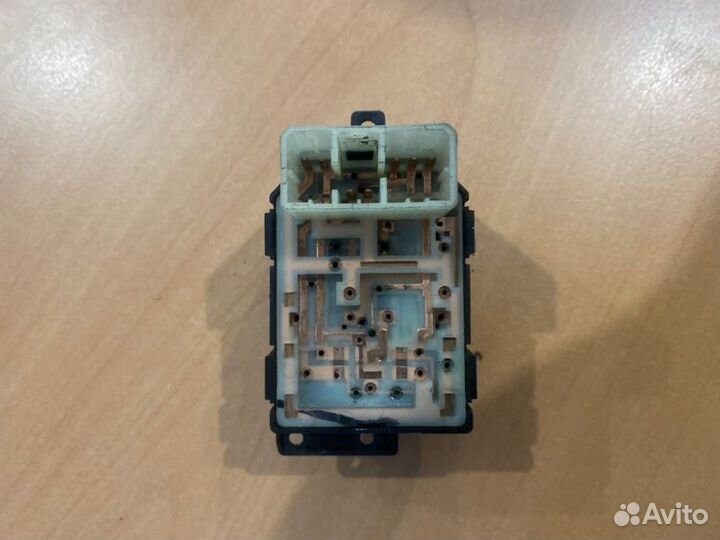 Блок регулировки зеркал Kia Rio 5P 1.4 2015