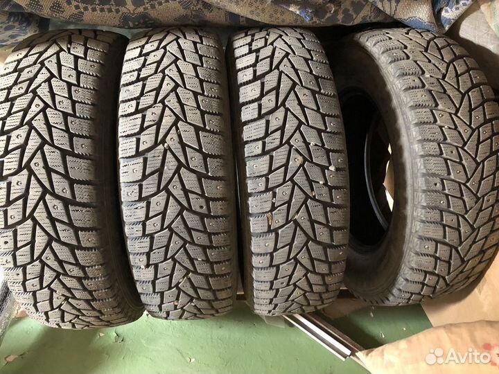 Dunlop Grandtrek Ice 02 215/70 R16 100