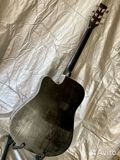 Акустическая гитара Martinez