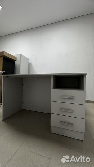 Компьютерный стол новый