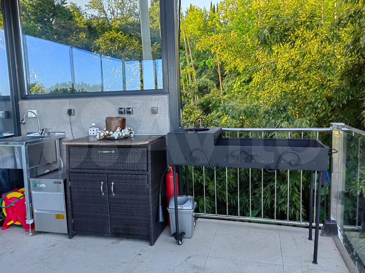 Апартаменты-студия, 100 м², 1/2 эт.