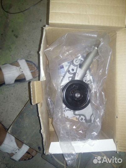 Водяной насос(помпа) на автомобиль