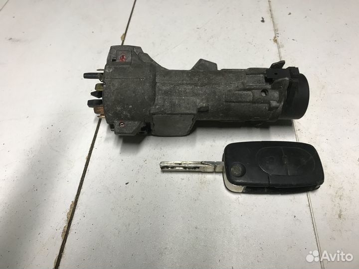 Шкода Фабия 1 замок зажигания с ключом