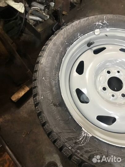 Nokian Tyres Hakkapeliitta 9 185/60 R15 88T