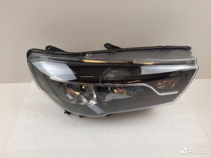 Фара правая LADA Vesta 2181 2016
