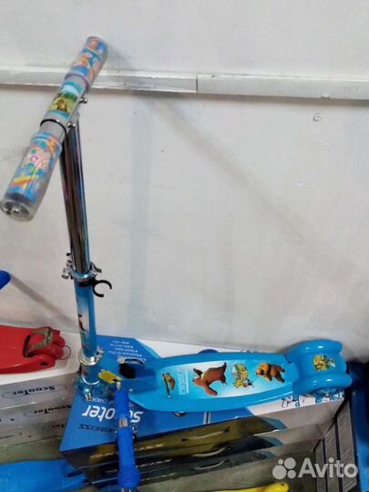 Самокат трехколесный новый