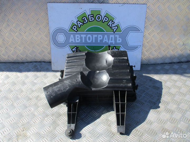 Корпус воздушного фильтра Volkswagen Crafter 2.0