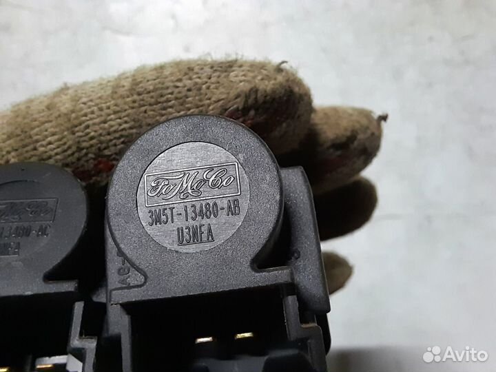 Датчик включения стопсигнала Форд Торнео Коннект