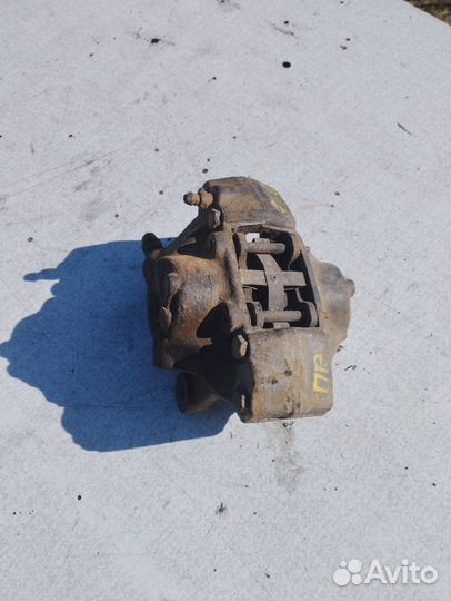 Суппорт задний правый vоlvo 760 вольво 760 740 940