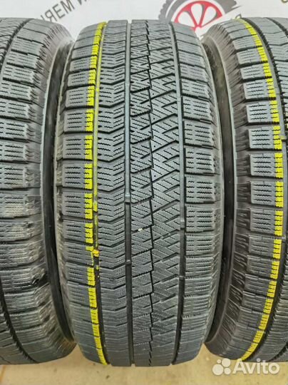 Bridgestone Blizzak VRX 215/60 R16 97V