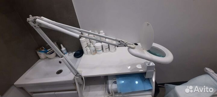 Косметологическая лампа лупа. Настольная лампа