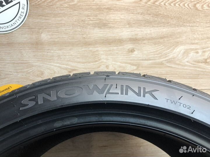 Triangle PL02 295/35 R21 107V