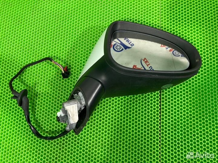 Зеркало правое Volkswagen Touareg NF 7P5 crca 2013