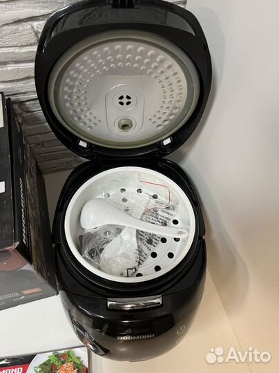 Мультиварка Redmond