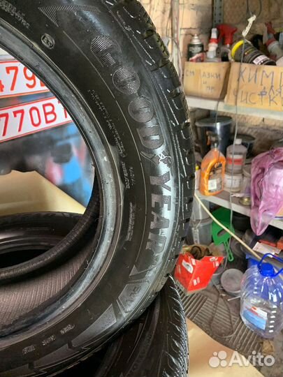 Goodyear UltraGrip 225/60 R17