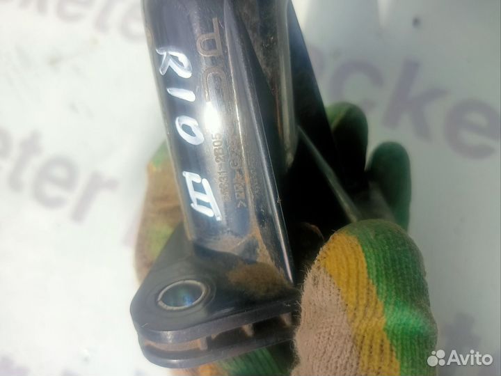 Патрубок трубка системы охлаждения Kia Rio 3