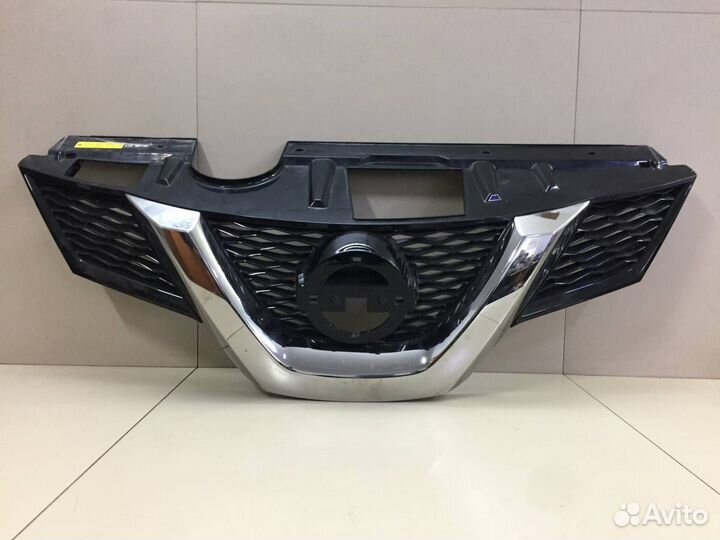 Решетка радиатора Nissan X-Trail 3 T32 2014