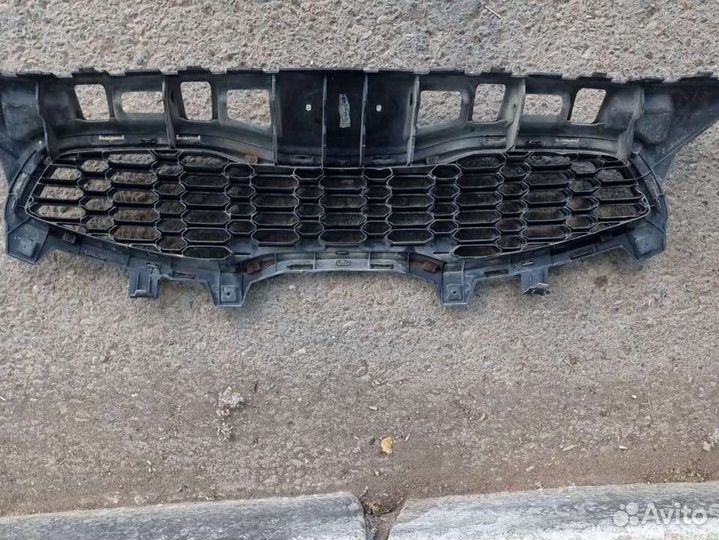 Решетка радиатора на kia ceed