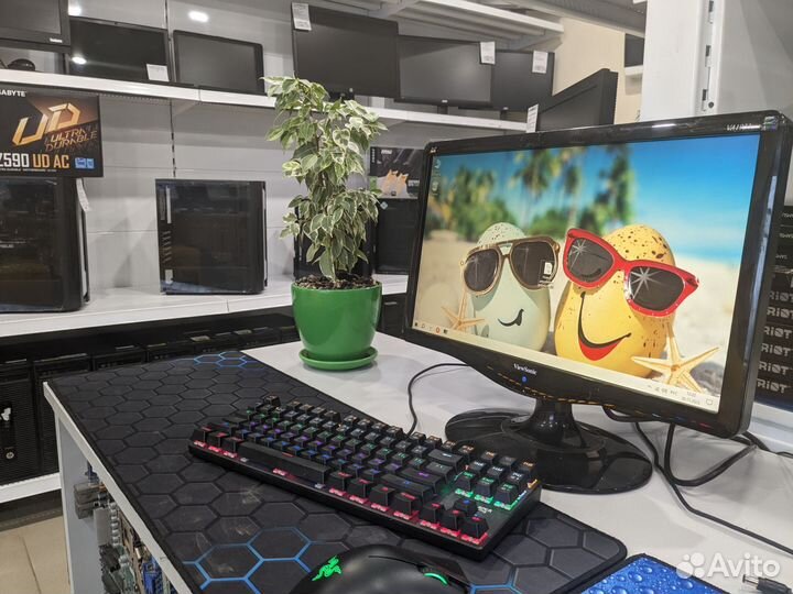 Монитор 19 дюймов широкоформатный