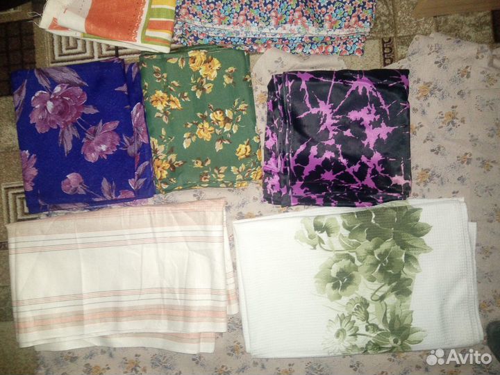 Отрезы тканей разные