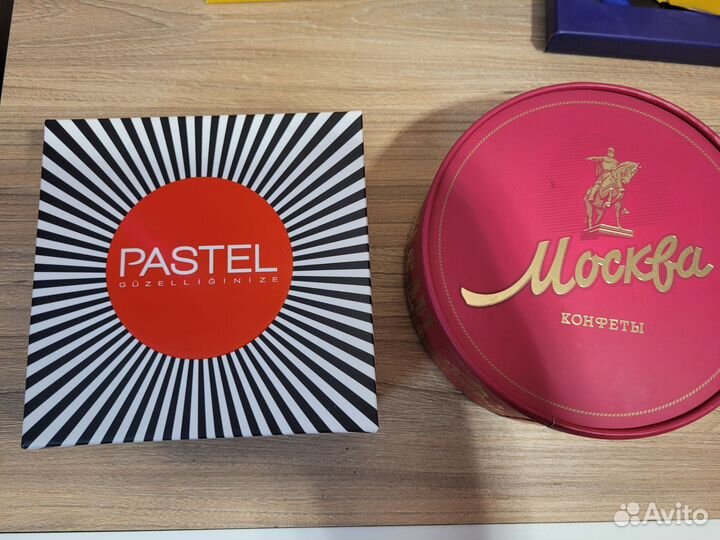 Коробка подарочная круглая новогодняя квадратная