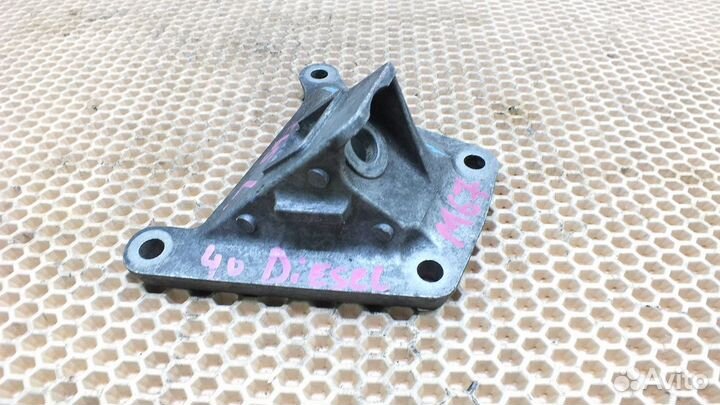 Кронштейн двигателя BMW левый M67