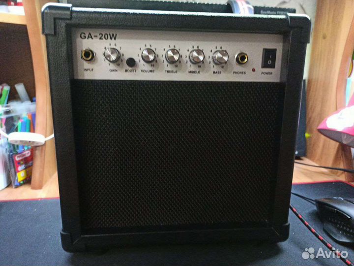 Гитарный комбоусилитель