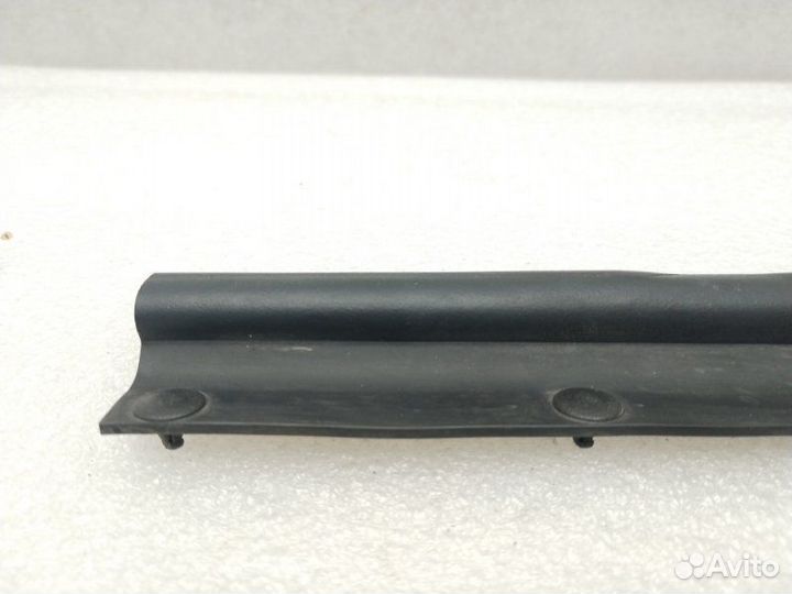 Уплотнитель капота правый Chevrolet Cruze J300