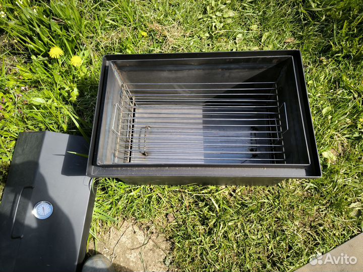 Коптильня горячего копчения с гидрозатвором